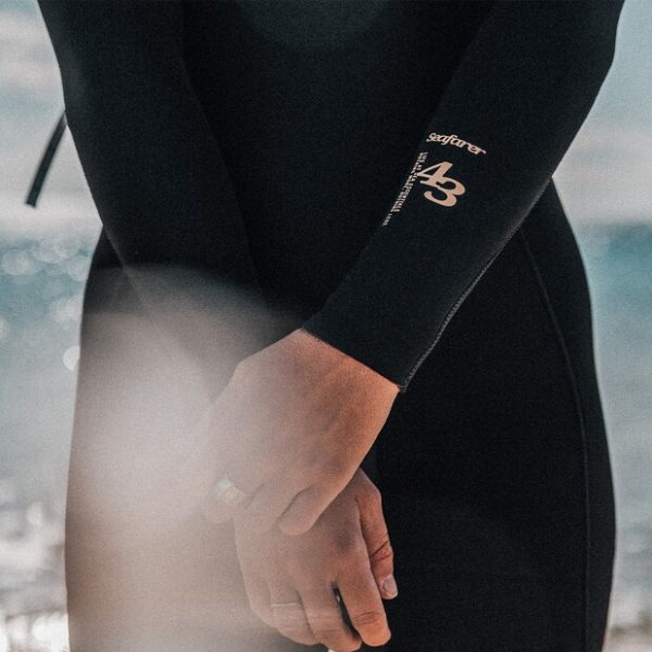 ⁦חליפת גלישה MANERA SEAFARER B-zip - 4.3⁩ – תמונה ⁦4⁩