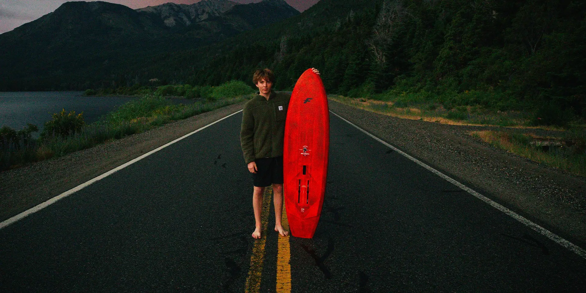 2026 ROCKET MIDLENGTH CARBON - גלשן ווינג קרבון – תמונה 5