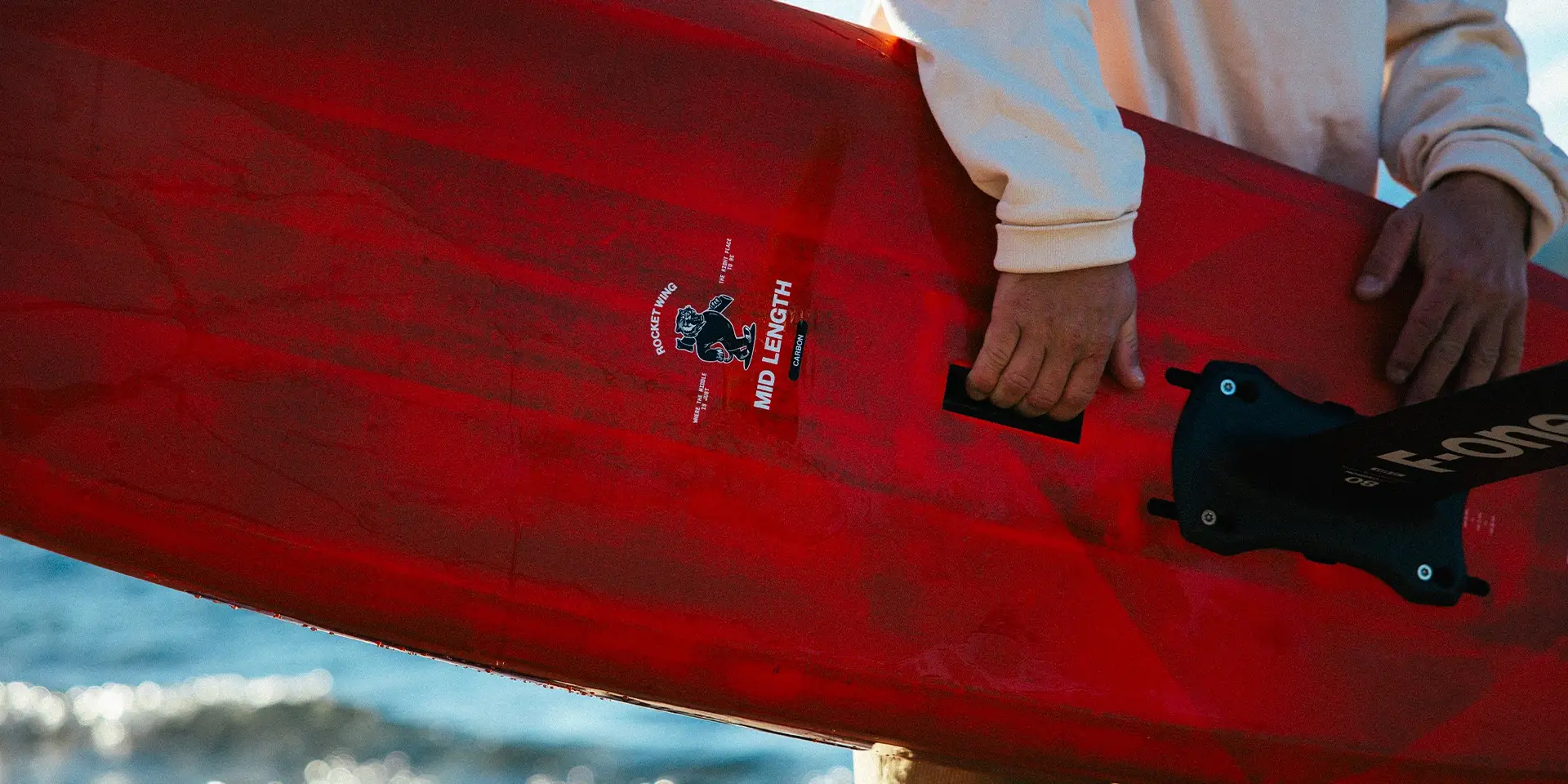 2026 ROCKET MIDLENGTH CARBON - גלשן ווינג קרבון – תמונה 3